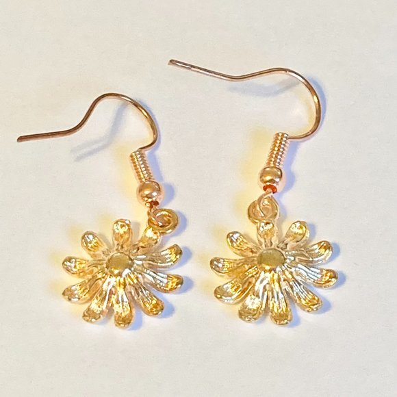 Daisy Flower Earrings Rose Gold Plated Enamel White Yellow Dangle Dainty - Picture 8 of 12